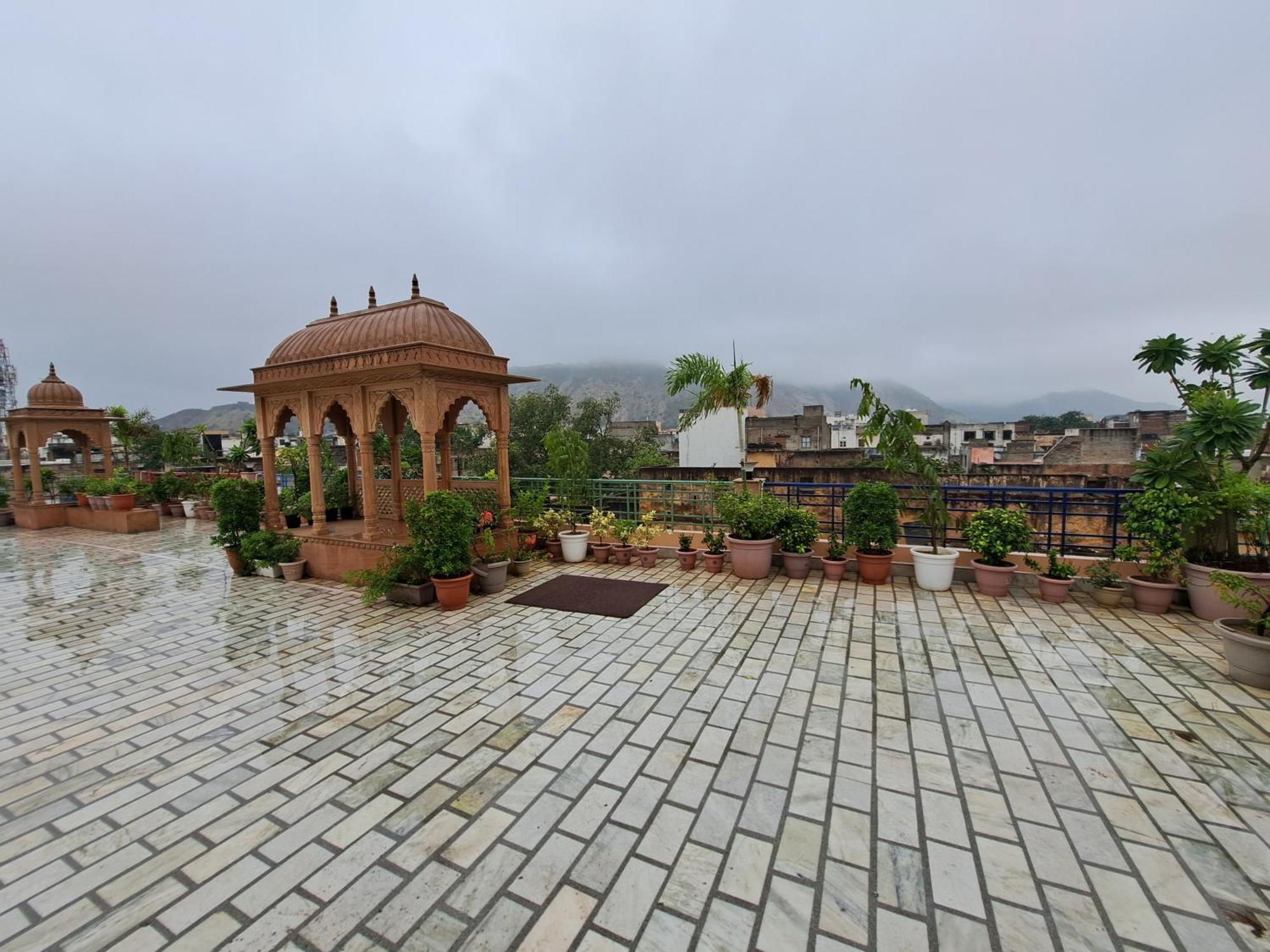 Swaraj Palace Jaipur Buitenkant foto